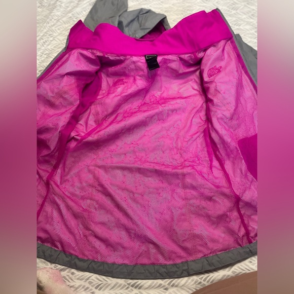 Grey/Pink Northface Rain Jacket (Small) - Picture 4 of 4